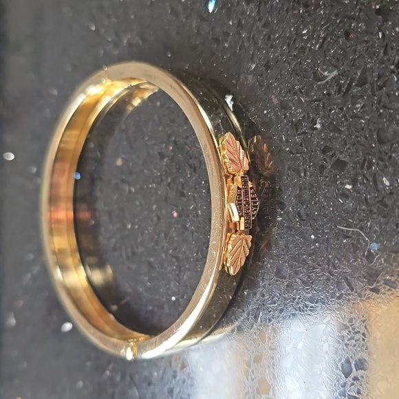 HOST PICK. Very Vintage. Harley-Davidson Black Hills Gold Bangle